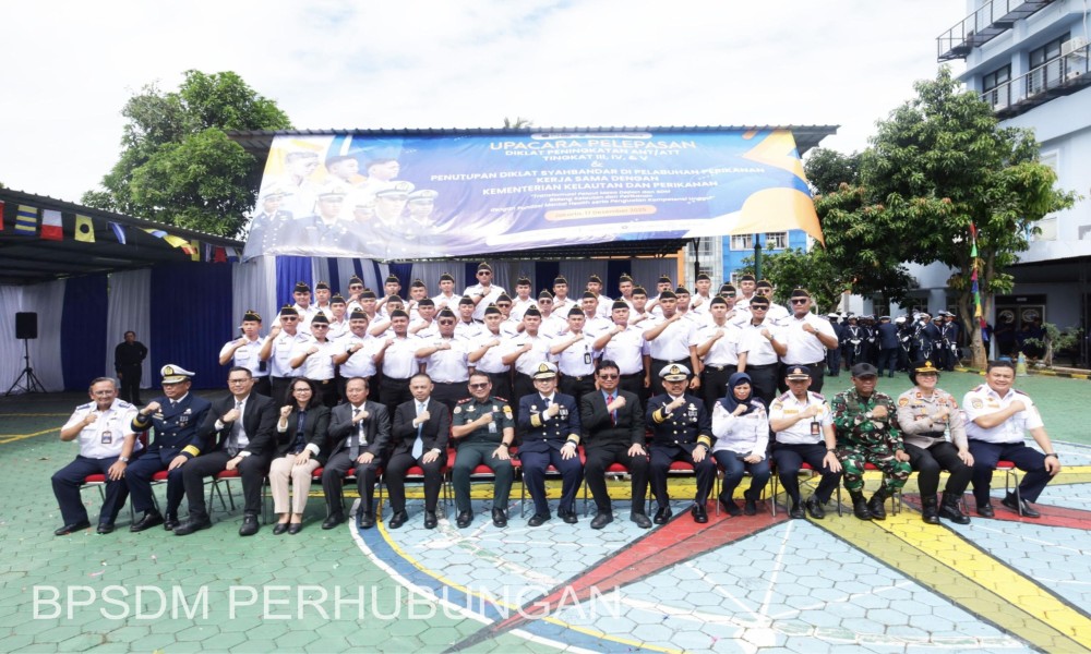 DORONG TRANSFORMASI PELAUT MASA DEPAN, BPSDM PERHUBUNGAN LEPAS LULUSAN DIKLAT DI BP2TL JAKARTA
