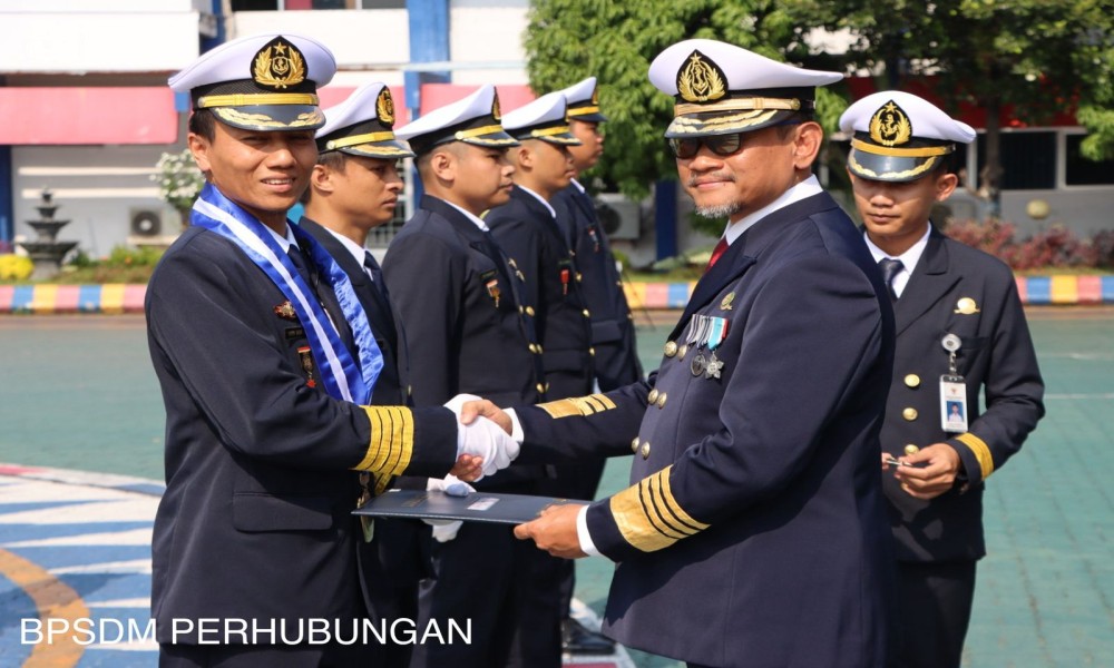 Kemenhub Lepas 485 Pelaut Lulusan PIP Semarang Siap Hadapi Era Digital Maritim