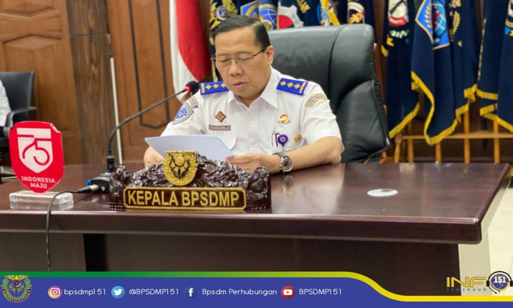 Kepala BPSDM Perhubungan, Bapak Sugihardjo membuka acara Webinar Internasional dengan tema "Excellent Human Resource for the Sustainable Safety of Inland Water and Ferries Transport Management in New Normal Era 2020"