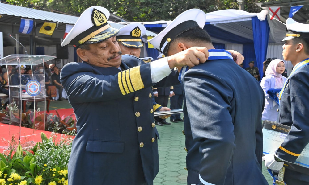 KEPALA PPSDMPL LANTIK PERWIRA KAPAL NEGARA LULUSAN BPPTL JAKARTA, SIAP BERGERAK BERSAMA MAJUKAN INDONESIA