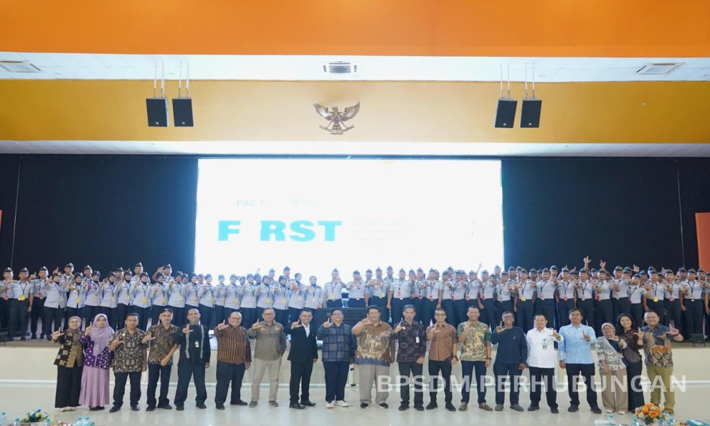 POLTEKPEL SURABAYA SIAP CETAK PEMIMPIN TRANSPORTASI MARITIM RENDAH KARBON